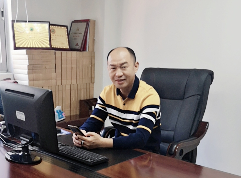 常务副会长：潘和平