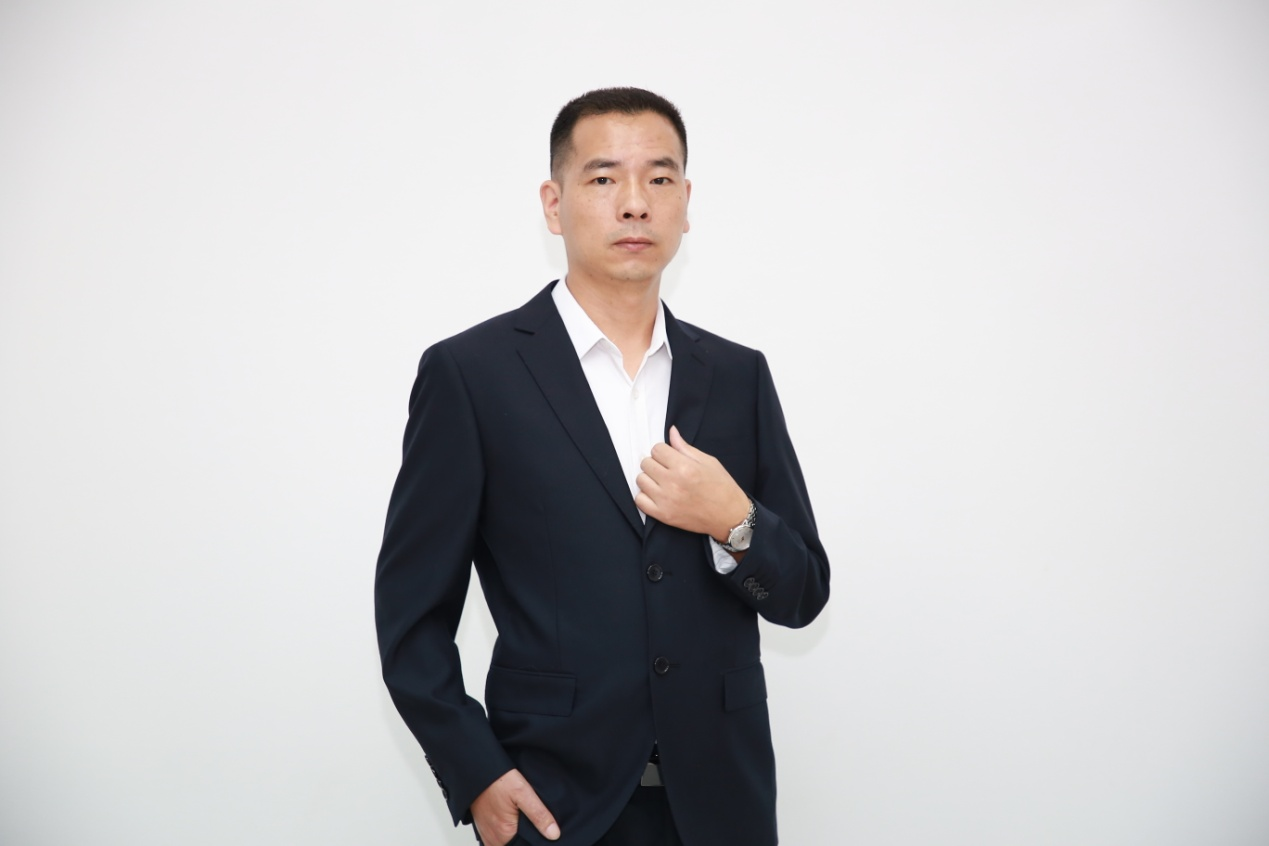理事：龙明