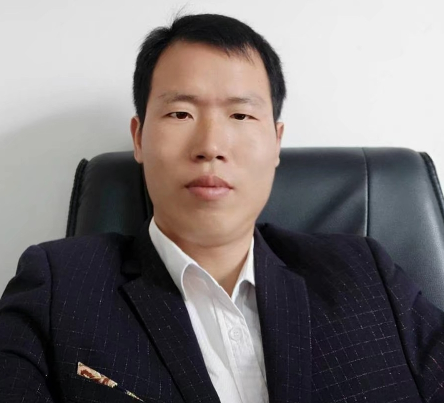 会员：余志刚