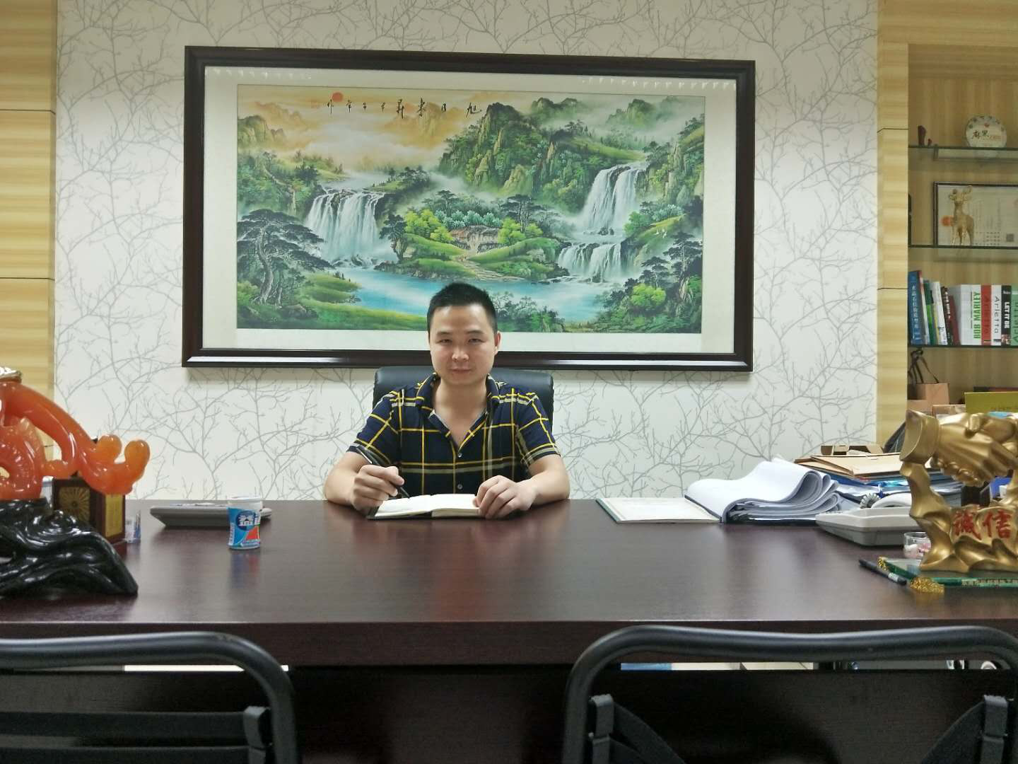 理事: 尹亮亮