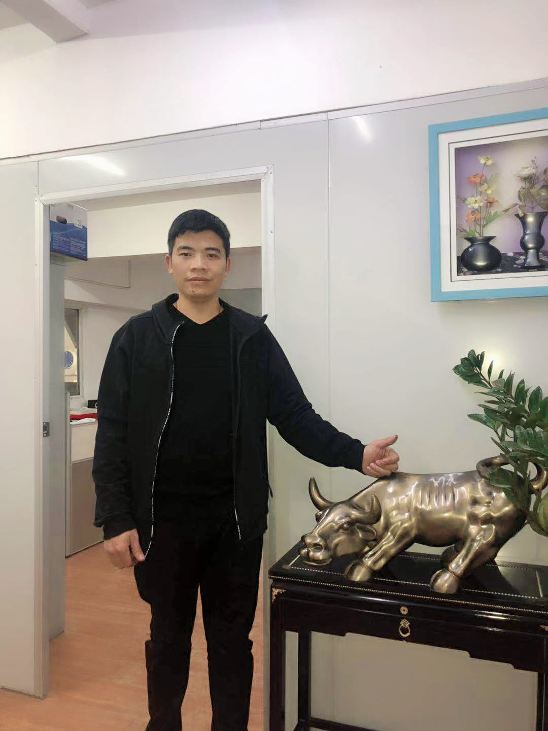 会员：龙金文