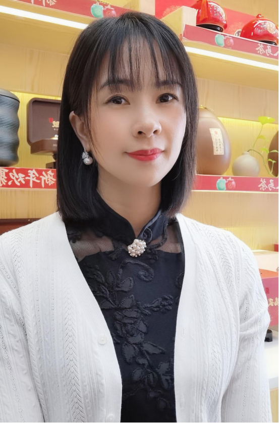 会员：陈飞莺